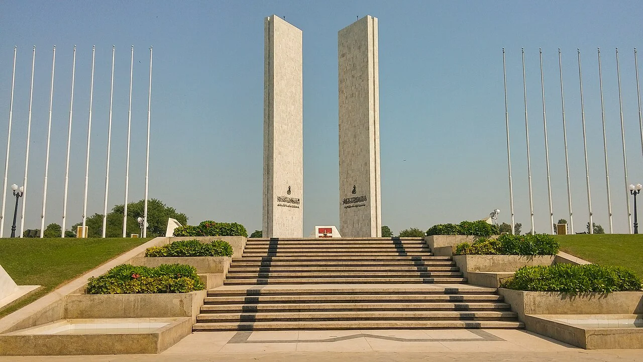 Gujranwala Nishan-e-Manzil GT Road Hub Pakistan